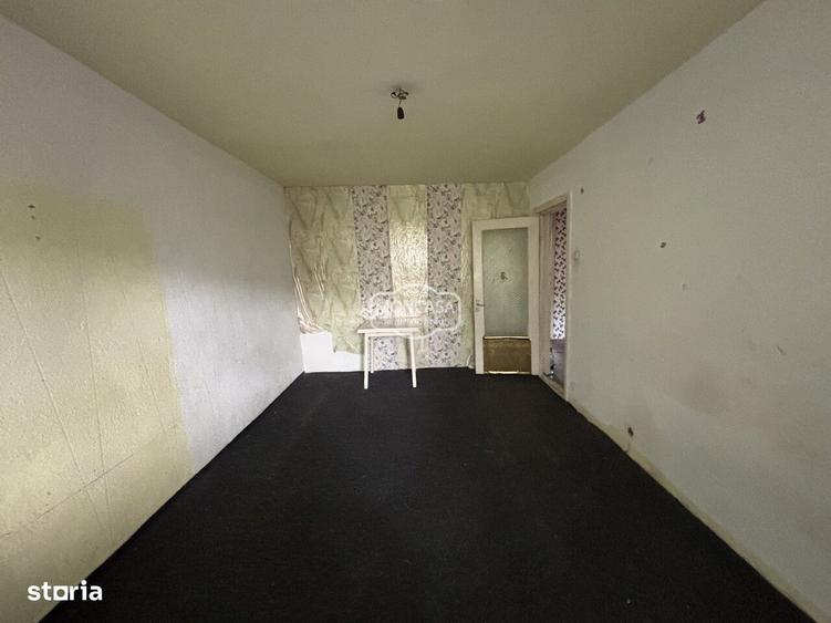 Apartament cu 4 camere decomandat în Central