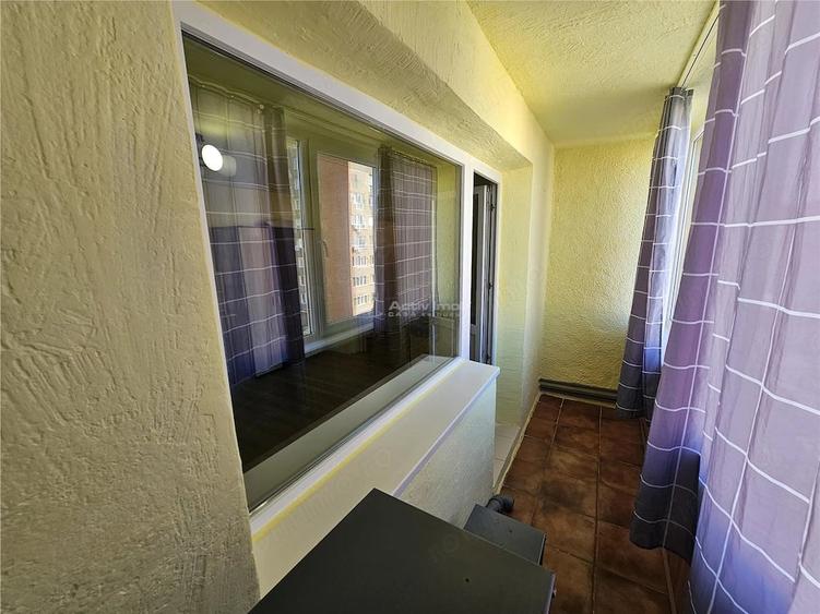 Apartament cu 2 camere semidecomandat în Micro III