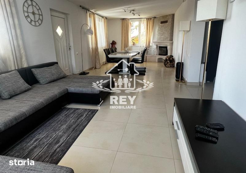 Casă cu 10 camere cu Teren 250 Mp în Central