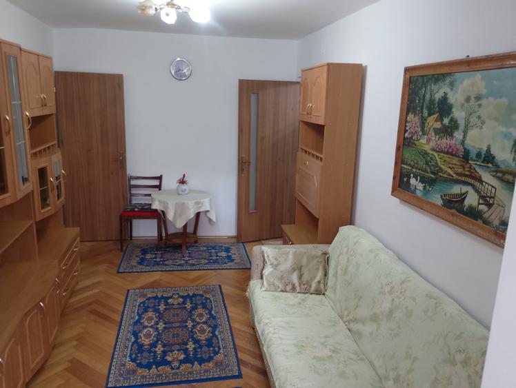 Apartament cu 2 camere semidecomandat în Girocului