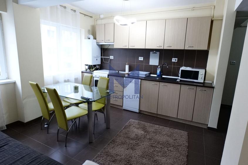 De închiriat apartament luminos 3 camere - 4