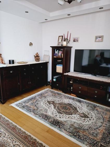 Casă cu 4 camere în Drumul Carului