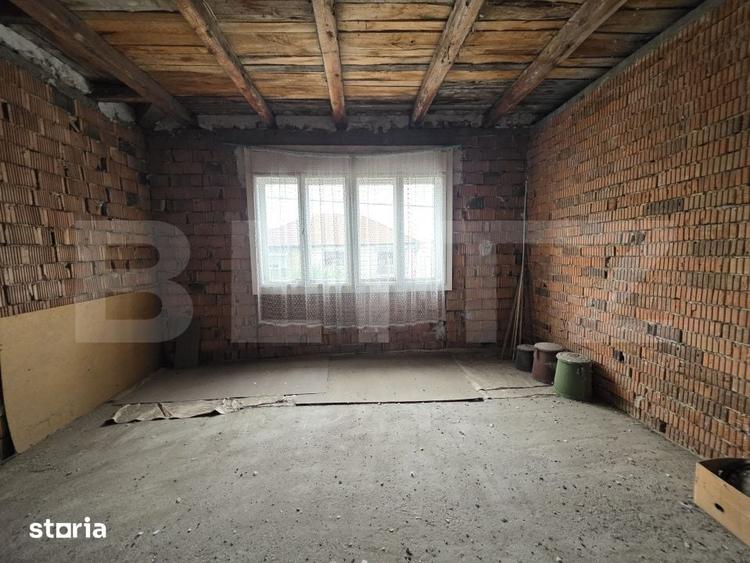 Casă cu 6 camere cu Teren 845 Mp în Solidarității
