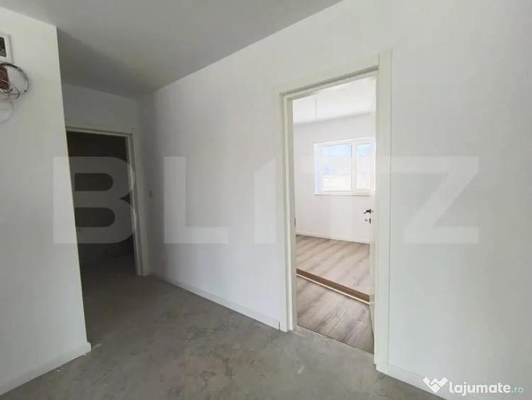 Apartament cu 4 camere semidecomandat în Central