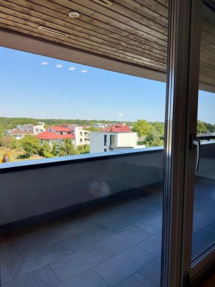 Apartament cu 3 camere decomandat în Băneasa