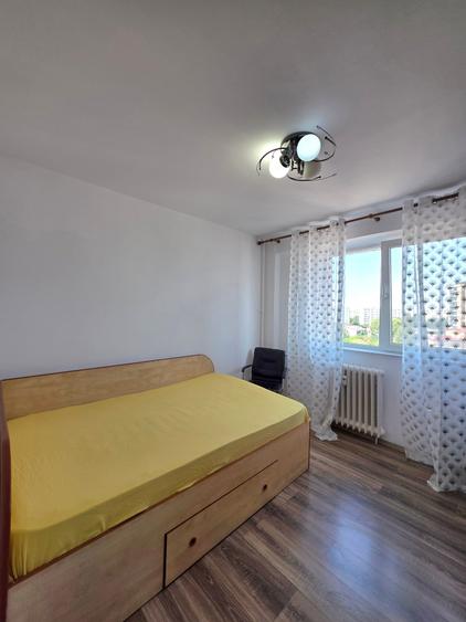 Apartament cu 2 camere decomandat în Titan