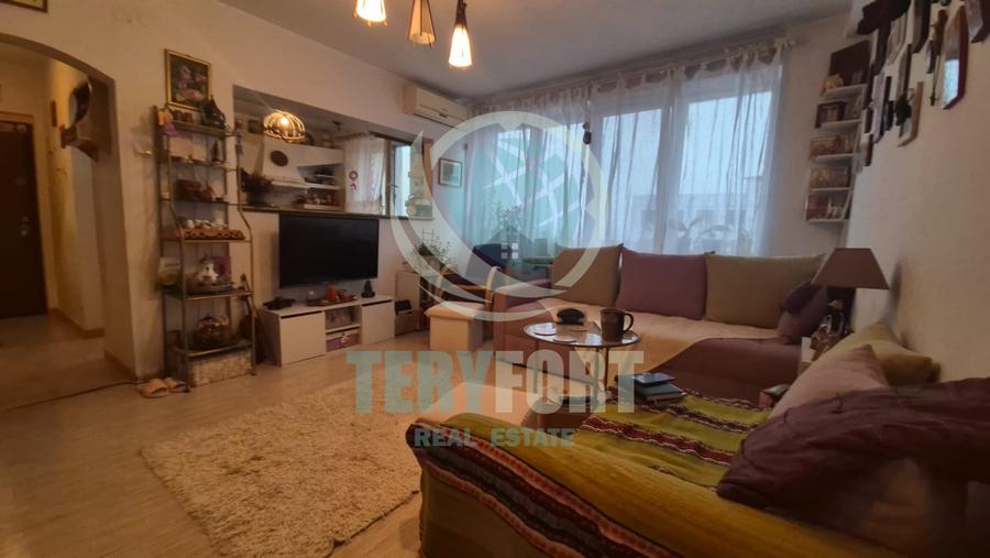Apartament cu 3 camere semidecomandat, mobilat în Ștefan cel Mare