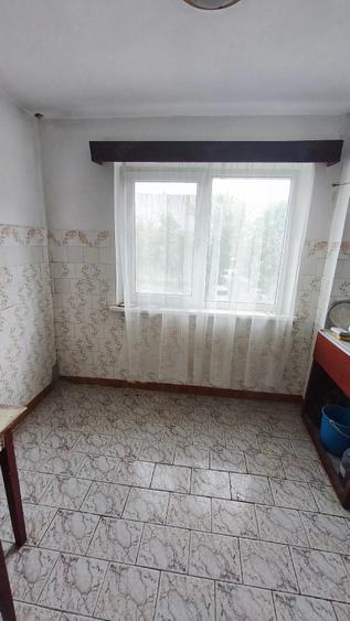 Apartament cu 3 camere semidecomandat în Micro 3