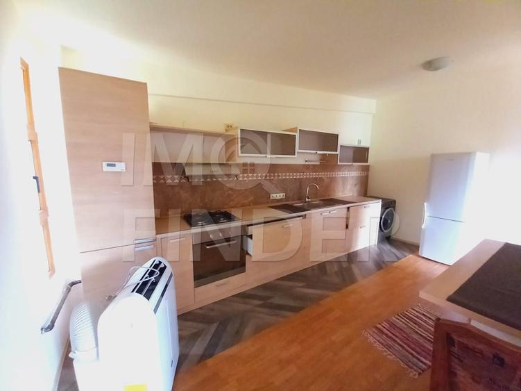 Apartament cu 3 camere decomandat, mobilat în Zorilor