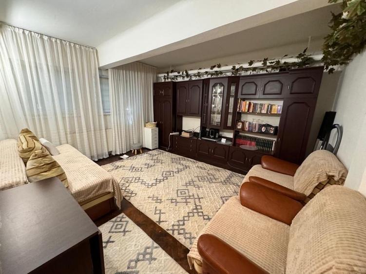 Apartament cu 2 camere decomandat în Unirii