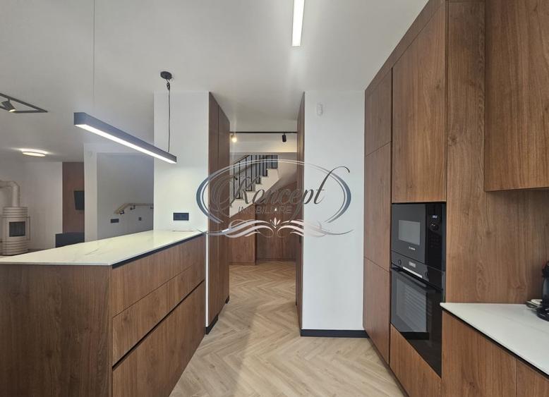 Duplex cu 4 camere cu Canalizare în Gilău