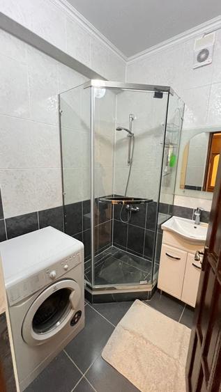 Garsonieră decomandată în Schei
