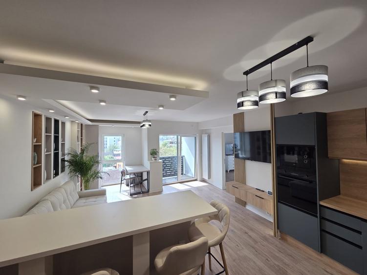 Apartament cu 2 camere semidecomandat, mobilat în Dâmbul Rotund