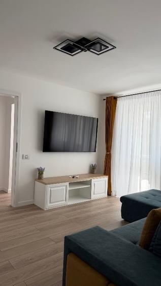 Apartament cu 2 camere semidecomandat, mobilat în Ultracentral