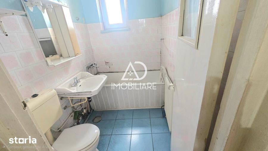 De vanzare, apartament cu 3 camere ?i terasa proprie, zona centrala. - 4