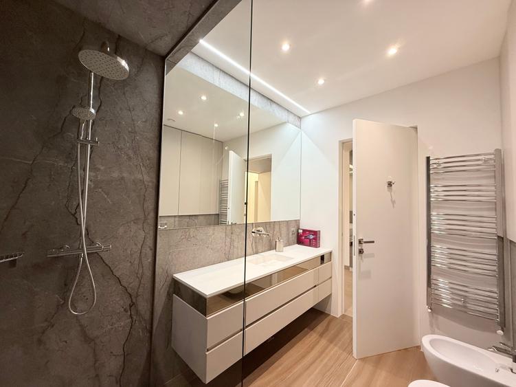 Apartament cu 4 camere decomandat, mobilat în Kiseleff