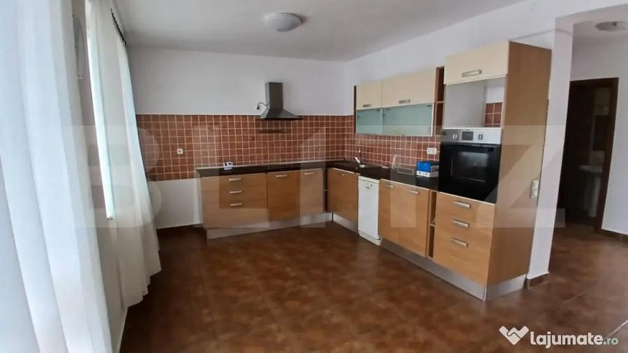 Vila de vanzare, 300 mp, zona Livezeni - 10