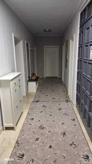 Apartament cu 4 camere, mobilat în Central