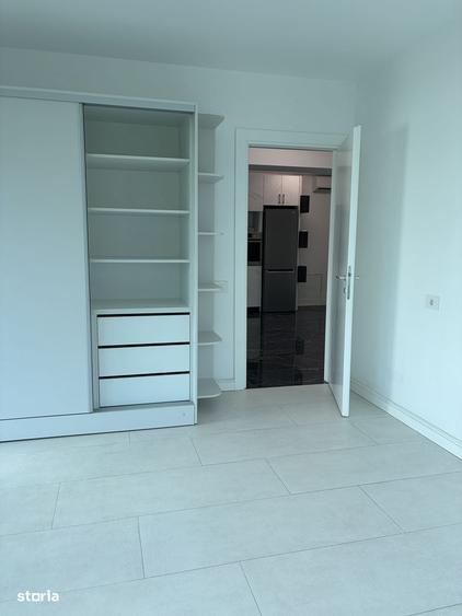 Apartament cu 3 camere în Podu Roș