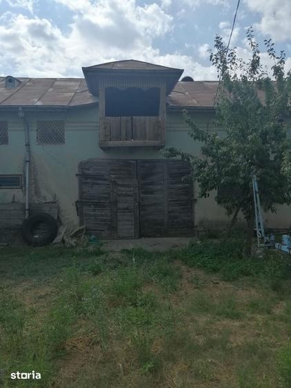 Casă cu 4 camere cu Teren 3500 Mp în Amărăști