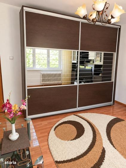 Apartament cu 3 camere decomandat în Nerva Traian