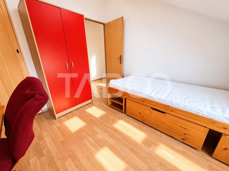 Apartament cu 4 camere decomandat, mobilat în Vasile Aaron