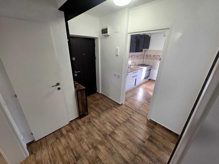 Apartament cu 2 camere decomandat în Lețcani