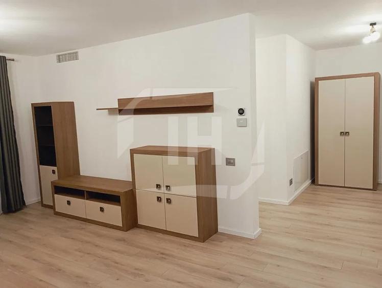 Apartament cu 2 camere semidecomandat, mobilat în Semicentral