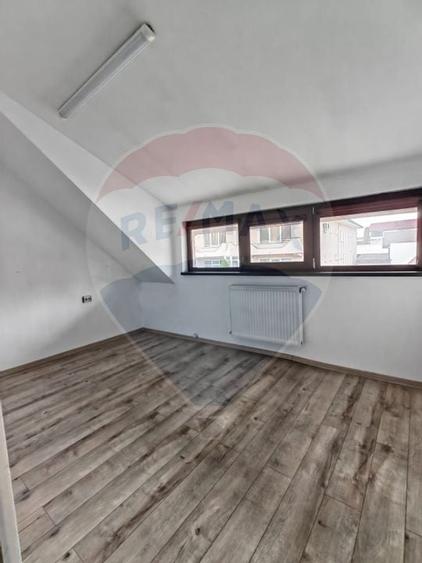 Apartament cu 4 camere de vânzare in zona centrala - 19