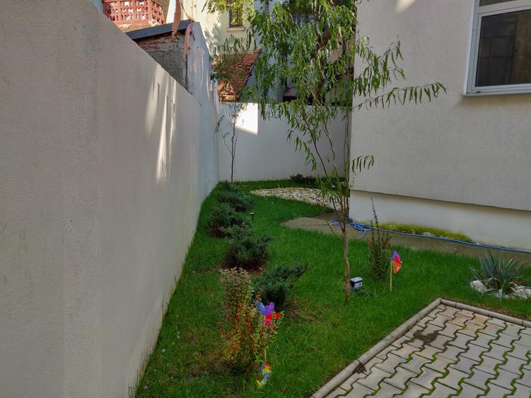 Spatiu 250 mp in cladire birouri Str. Semilunei DOAR ORAR DE SEARA SI NOAPTEA - 28