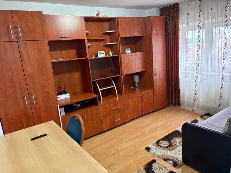 Închiriez garsonieră bloc ONIX - 1