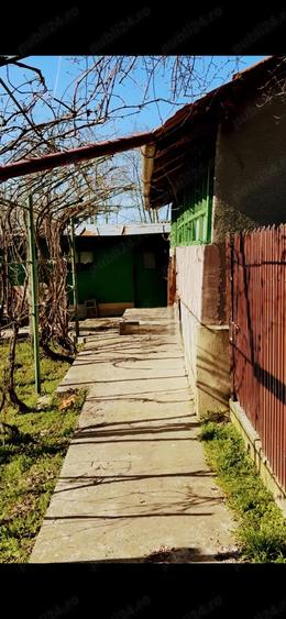 Vand casa la curte comuna Ulmu, judet Calrarasi la 200 m de lac! - 19