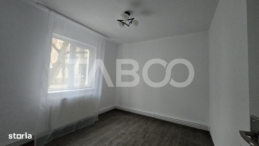 Apartament 2 camere la parter pretabil spatiu comercial de vanzare - 7