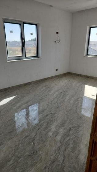 Casă individuală Domnești - curte 400 mp, 4 camere, utilități - 14