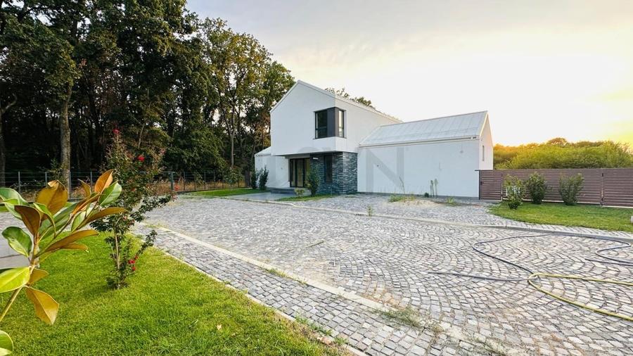 REV2004530 Vila de vanzare la padure  in Corbeanca - 1