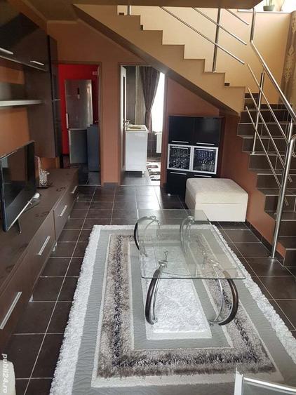 Complex 2 case intr-o curte - 4