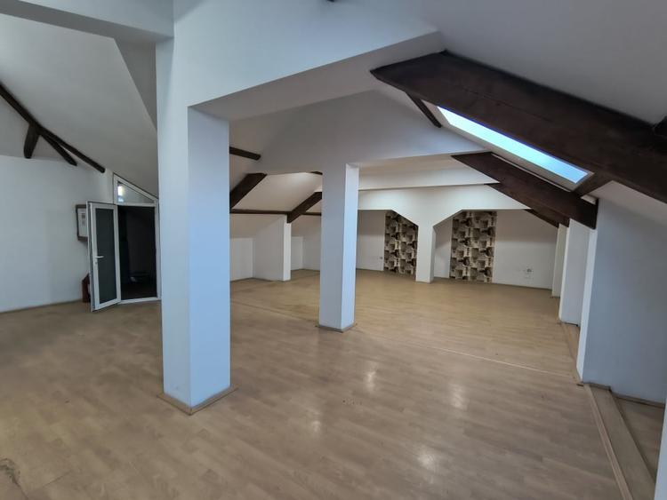 Ultracentral Promendata Stefan cel Mare-cladire interbelica diverse activitati - 14