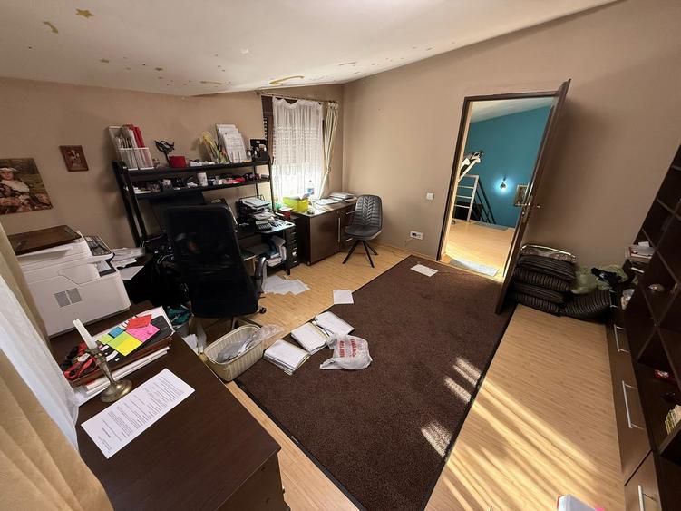 CASA INDIVIDUALA - 200 Mp. Utili - 800 Mp. Totali - Constructie 2009 - 9