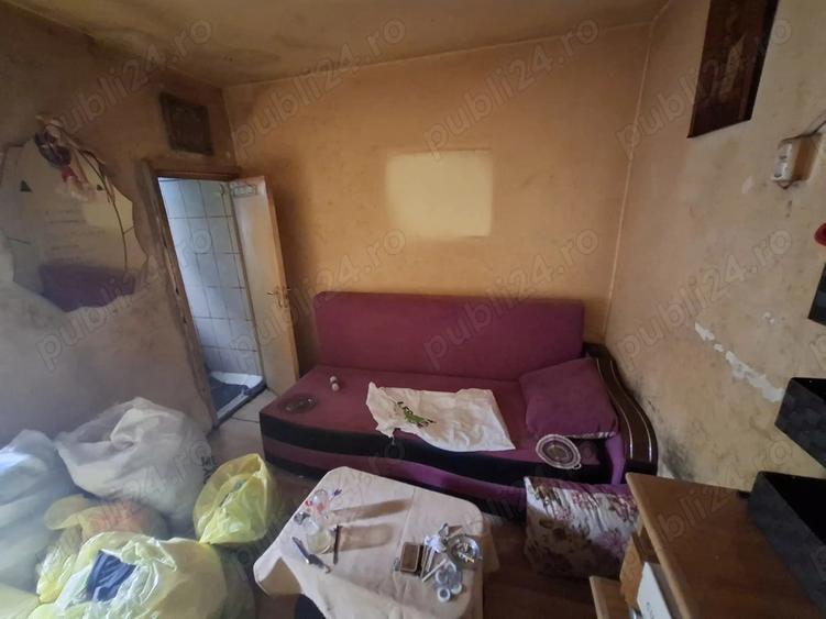 garsionera RAHOVA langa piata , etaj 3, 15mp, bloc din 1972 - 10