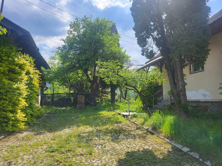 Casa cu pozitie deosebita in zona centrala - 3