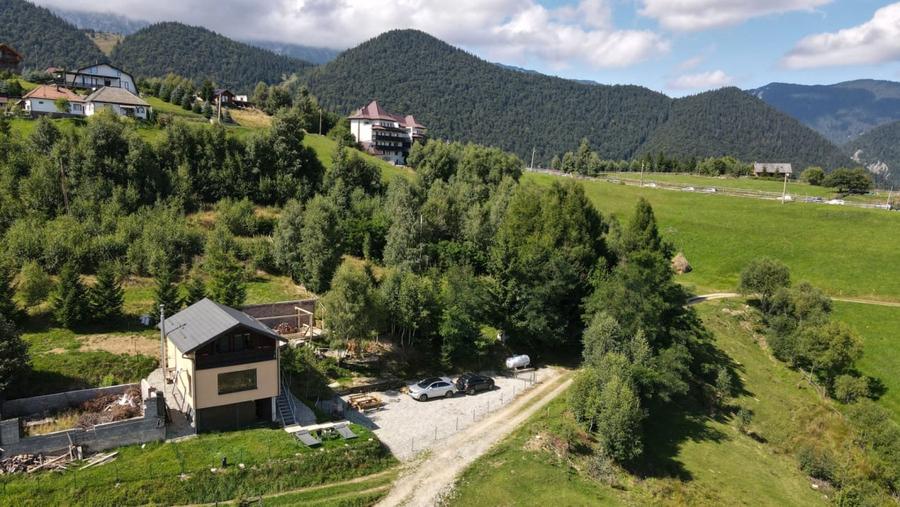 Oportunitate de investitie - pensiune de vanzare Moieciu de Jos - 1