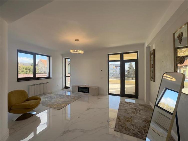 Vilă elegantă individuală în Valea Lupului  5 camere - 3