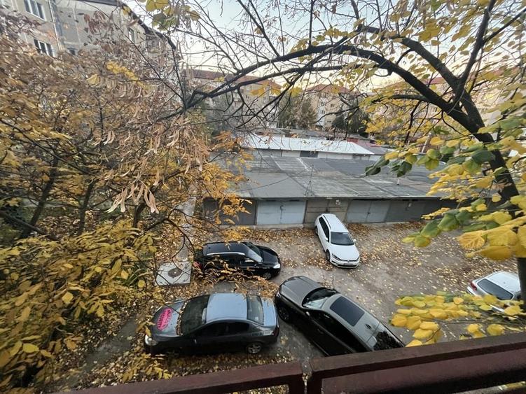 Apartament spațios de &icirc;nchiriat si garaj - Calea Aradului - 21