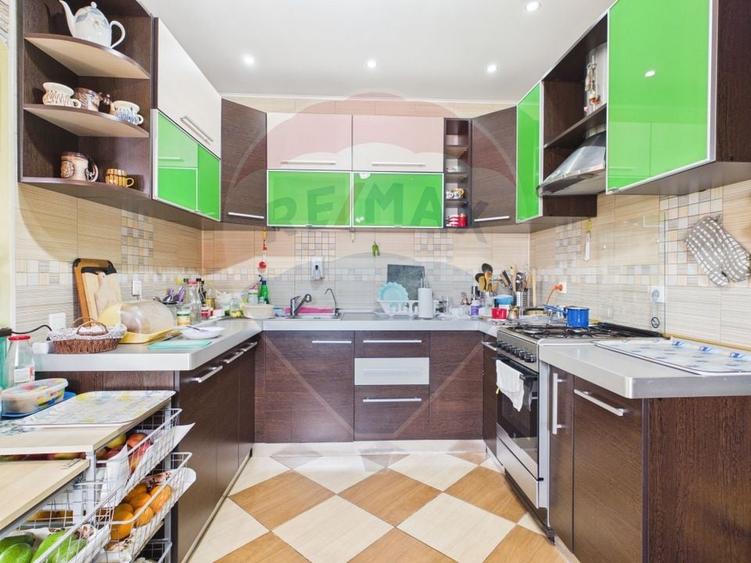 Casă / Vilă cu 6 camere de vânzare - 11