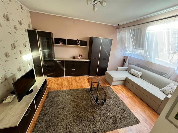 RECO . Apartament cu o camera de inchiriat . - 1