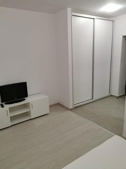 Particular,garsoniera de inchiriat Paladium Rezidente 2 - 6