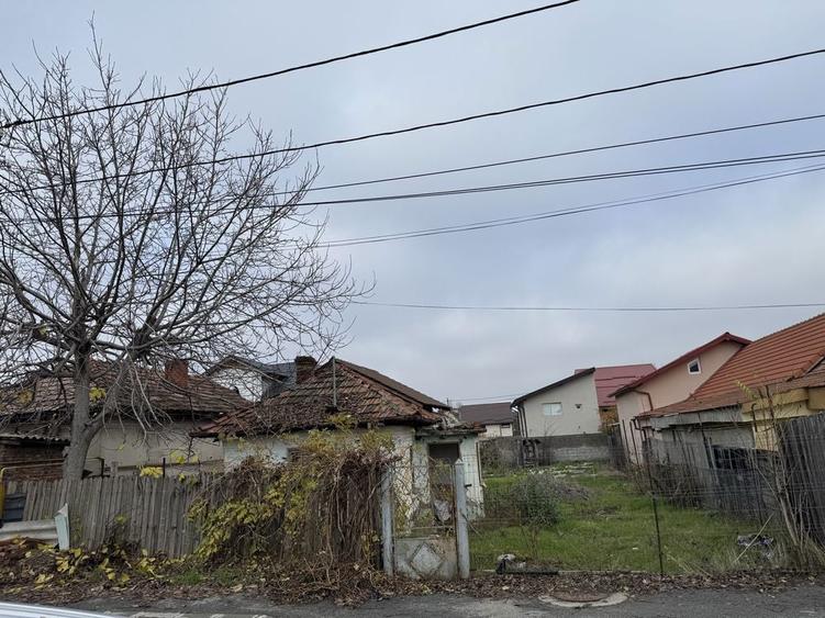 Casa demolabila Craiova, Catargiu - teren 420 mp - utilitati trase - 2