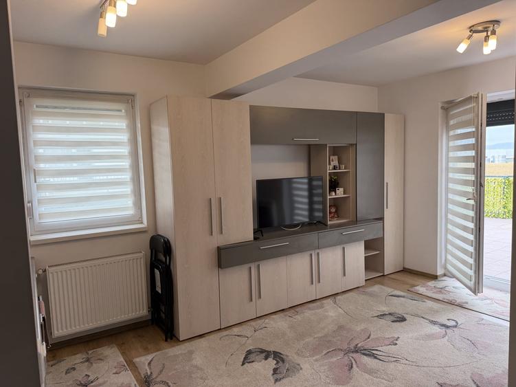 Apartament cu 2 camere nedecomandat, mobilat în Turnișor
