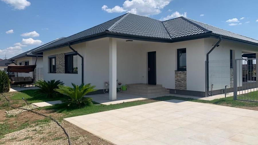 Vila,125 mp ,utili,430 mp teren,finisaje deosebite,Saftica Balotesti. - 2