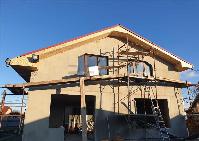 Teren Mare cu 2 case in Biharia. - 2